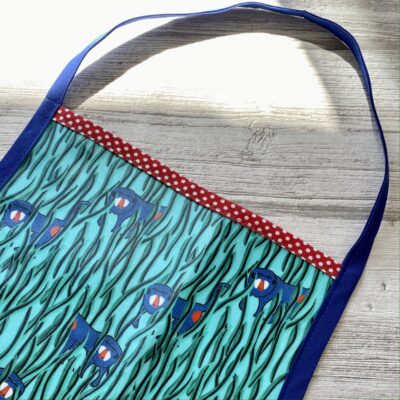 Tablier enduit motif babouin vert – Image 2