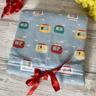 Tapis à langer nomade / motif télécabines, éponge bambou grise