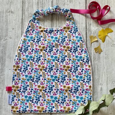 Serviette élastiquée coton et éponge bambou / Milly petites fleurs multicolores, dos rose – Image 2