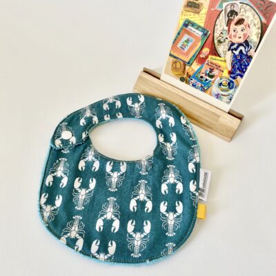 Bavoir motif homard, bleu canard, dos éponge bleue – Image 3