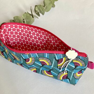 Trousse longue, imprimé éventails effet wax, émeraude/rose