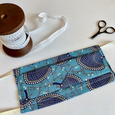 Masque 3 plis adulte, motif éventails, bleu – Image 2