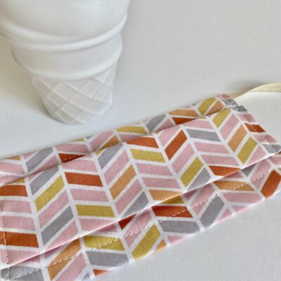 Masque Enfant - 7/11 ans - Chevrons rose parme jaune – Image 2