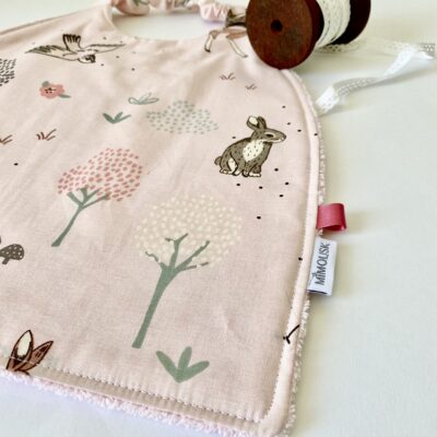 Serviette élastiquée coton et éponge bio / motif camping et oiseaux, coloris rose – Image 2