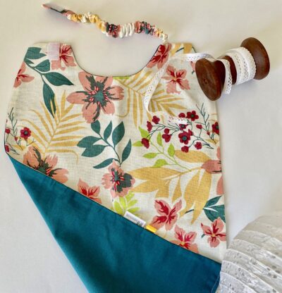 Maxi serviette XXL élastiquée, motif fleuri, écru/vert/jaune/rose