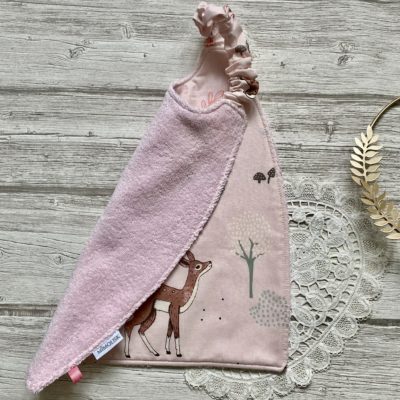 Serviette élastiquée coton et éponge bio / motif biche, coloris rose – Image 2