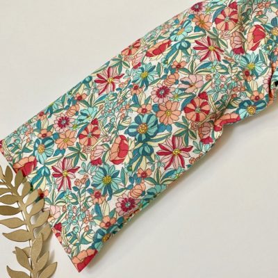 Bouillotte longue pour cervicales en graines de lin bio, imprimé fleuri turquoise/corail – Image 2