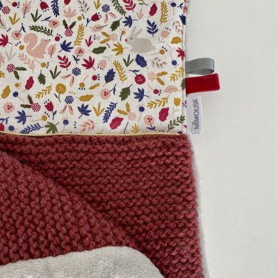 Couverture Lapin Ecureuil - tricot, polaire et tissu - Bordeaux – Image 3