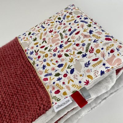 Couverture Lapin Ecureuil - tricot, polaire et tissu - Bordeaux