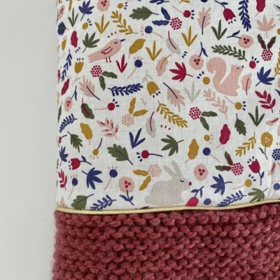 Couverture Lapin Ecureuil - tricot, polaire et tissu - Bordeaux – Image 2
