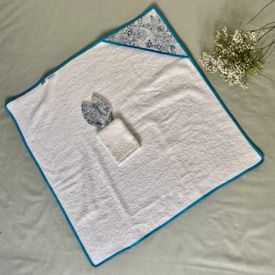 Cape de bain et mini-gant, Liberty étoiles Adelajda Bleu – Image 3
