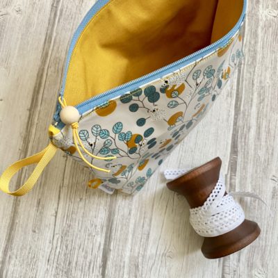 Grande trousse enduite, koala / jaune, bleu, beige – Image 2