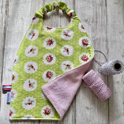 Serviette élastiquée coton et éponge bio / decor fleuri vintage vert pomme
