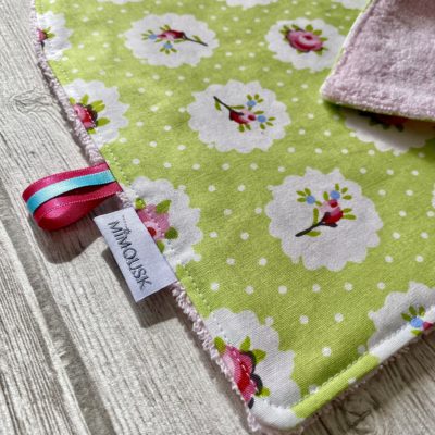 Serviette élastiquée coton et éponge bio / decor fleuri vintage vert pomme – Image 2