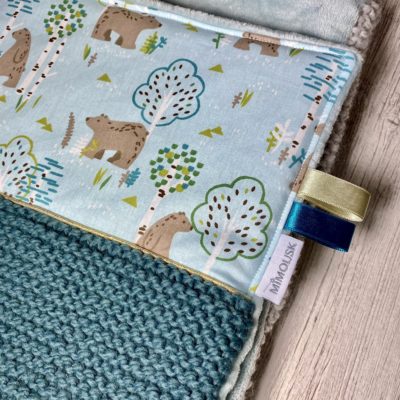 Box naissance couverture & anneau de dentition/ Ours brun ciel-vert – Image 3