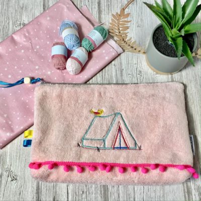 Trousse de toilette broderie Tente / éponge bambou et enduit / Rose – Image 3