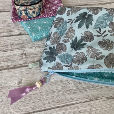 Trousse de toilette XL enduite / Tropical bleu – Image 4