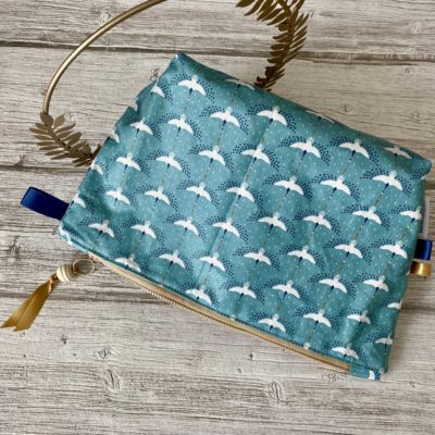 Trousse de toilette XL enduite / Grues, bleu beige – Image 4