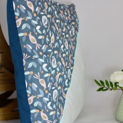 Petite couverture douce, décor lémuriens et minky rose – Image 4
