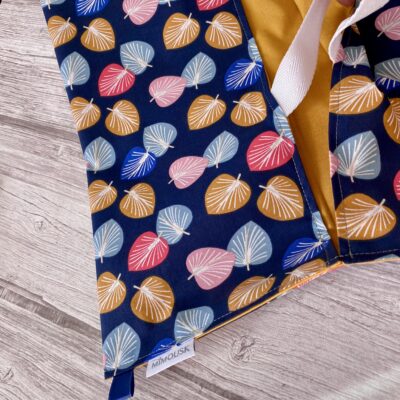 Sac à tarte / motif feuilles Cories, marine rouge jaune bleu – Image 4