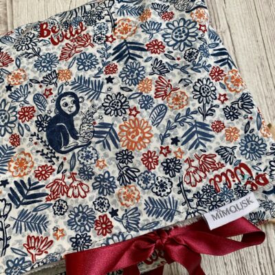 Tapis à langer nomade / motif Be Wild singe tigre bleu rouge orange, éponge bambou grise – Image 6