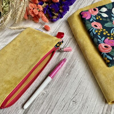 Pochette pompons / velours jaune, fleurs rifle rose jaune bleu – Image 4