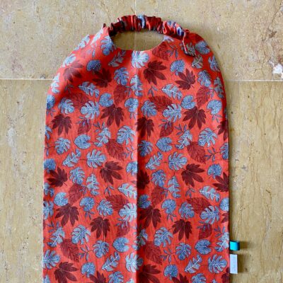 Maxi serviette XL élastiquée, imprimé feuillage tropical brique