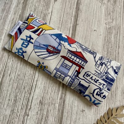 Eye pillow / motif Tokyo / blanc bleu jaune rouge – Image 4