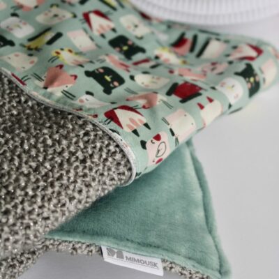 Couverture tricot et polaire, gris/vert, décor animaux