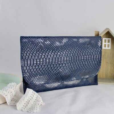 Pochette croco , décor intérieur tropical – Image 4