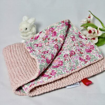 Petite couverture en laine et Liberty rose