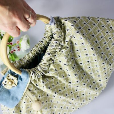 Petit sac doré anses en bois