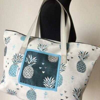 Grand sac à main motif ananas écru/bleu