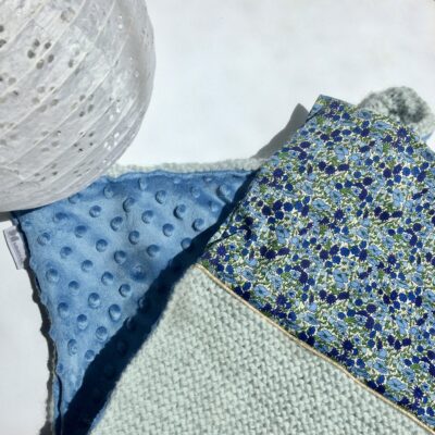 Couverture bleue - tricot, minky et Liberty – Image 2