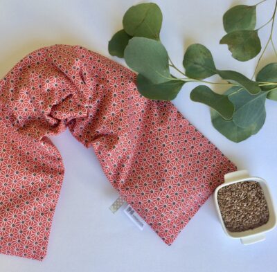 Bouillotte longue XL pour cervicales en graines de lin bio, origami saki rouge