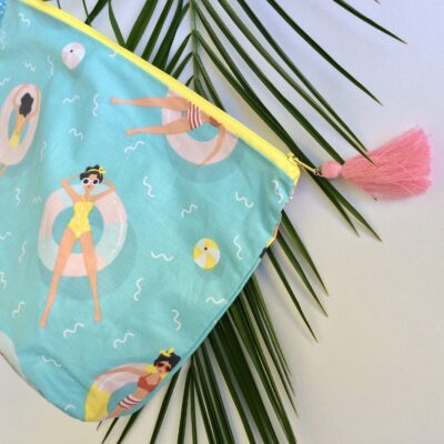 Trousse de toilette légère enduite, décor Baigneuses