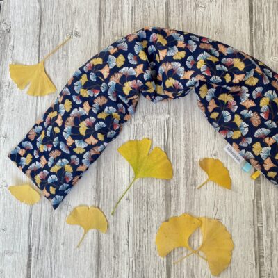 Bouillotte longue XL pour cervicales en graines de lin bio, marine Ginkgo