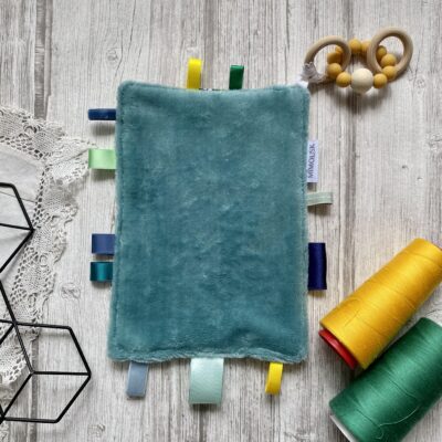 Doudou anneau de dentition, bois et silicone, ananas, jaune blanc vert noir – Image 2