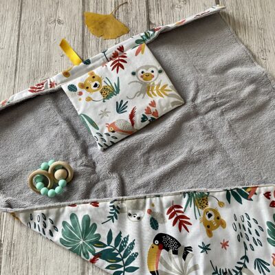 Tapis à langer nomade / motif jungle animaux fond blanc, éponge bambou grise – Image 2