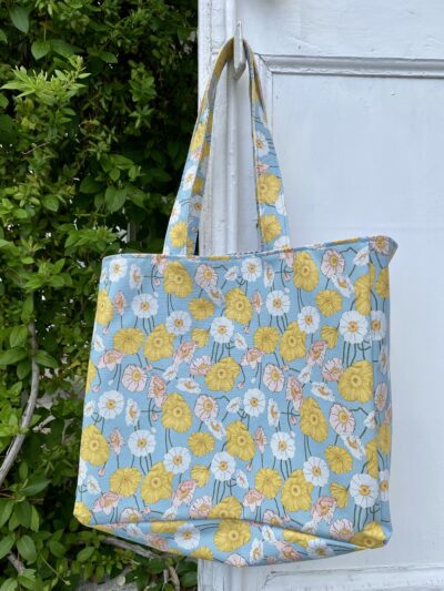 Sac cabas simili enduit, motif vintage fleurs / Ciel, jaune – Image 4