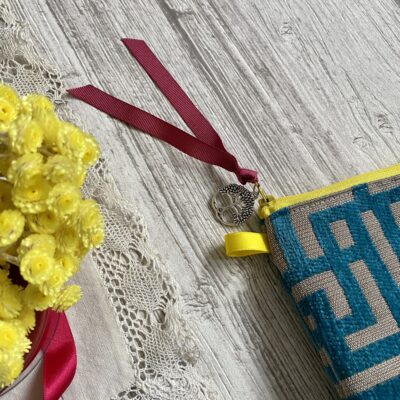 Trousse jacquard / Bleu gris jaune – Image 2
